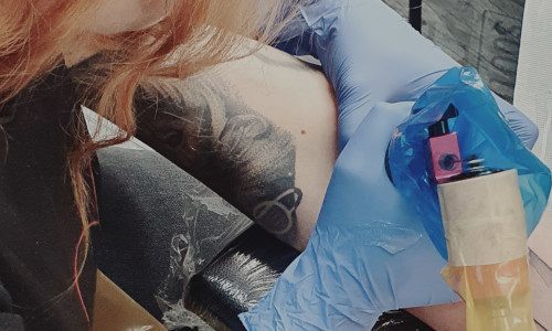 PROPAGANDA TATTOO & PIERCING | Studio tatuażu i piercingu Poznań. Sklep z biżuteria do piercingu Poznań. Szkolenia i kurs piercinu Poznań. Laserowe usuwanie tatuażu i makijażu permanentnego Poznań - Jack Vader. Zdejmowanie szwów. Piegi permanentne. Pomoc piercingowa - Tauay Piercing. Biżuteria ozdobna do piercing. Tatuaże realistyka, komiks, oldschool.